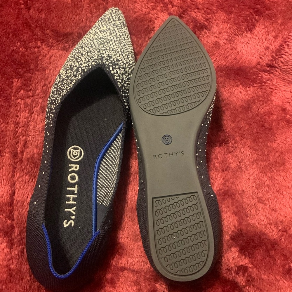 Rothy’s Point Toe women’s flat
 Midnight black sparkle flats
Gently used